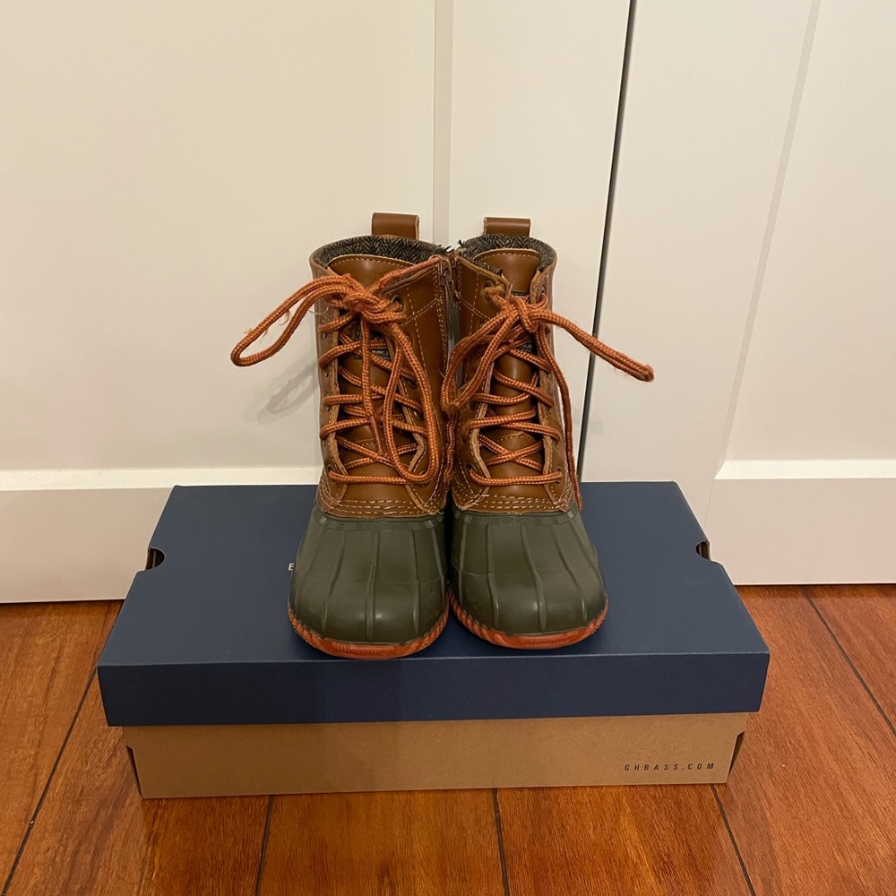 Bass waterproof snow duck boots kids size 13